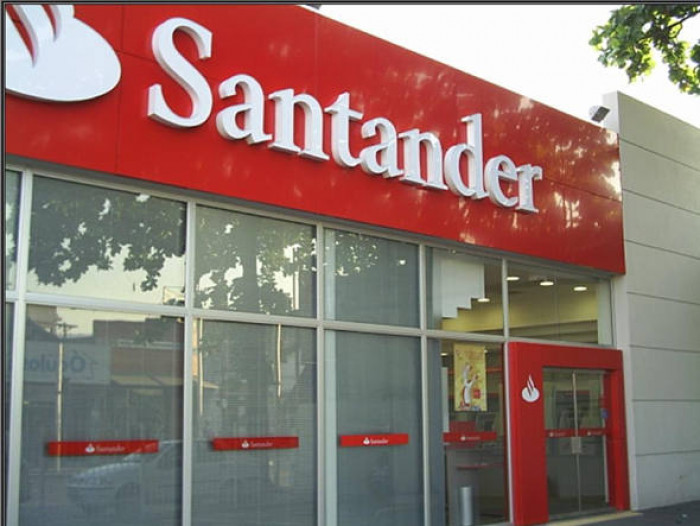 Banco Santander imediações de Laur's Kitnets