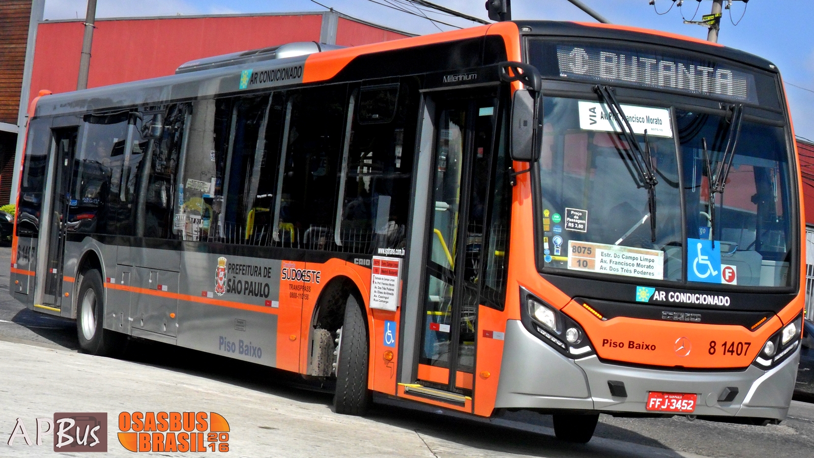 Foto ônibus próximo Laur's Kitnets